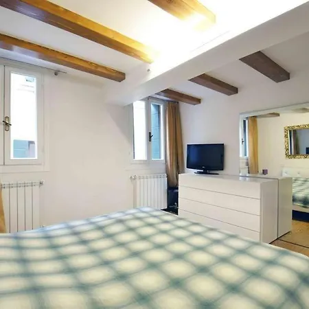 Via Sestiere Castello 5375 Apartamento