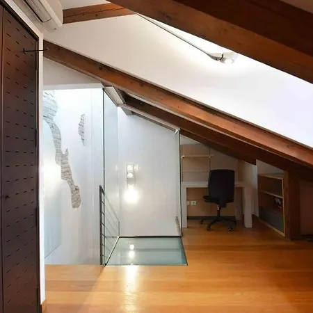 Via Sestiere Castello 5375 Apartamento *